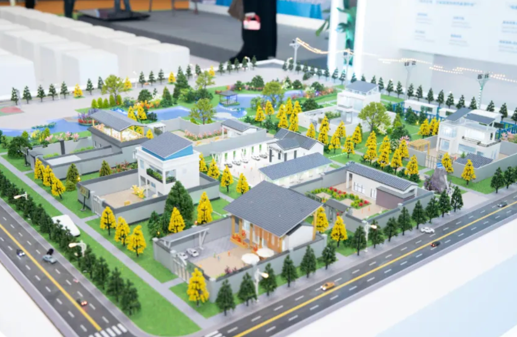 正泰安能SUCE 2025高光时刻盘点：新品发布引领行业，荣膺大奖再攀高峰！